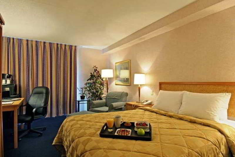Comfort Inn Kenora Room photo